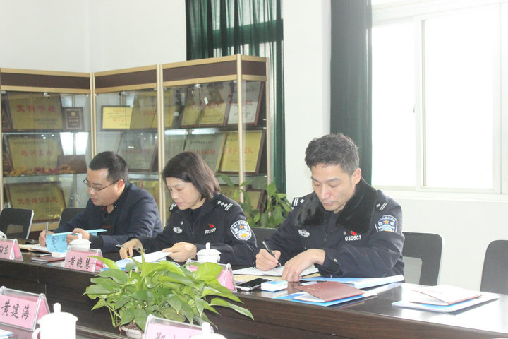 溫州市公安局治安支隊領導蒞臨溫州市保安職業(yè)學校、溫州國泰保安服務有限公司調研檢查指導工作